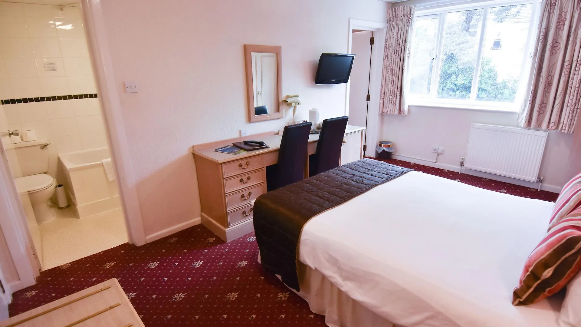 The Mayfair Hotel Bournemouth 3*,