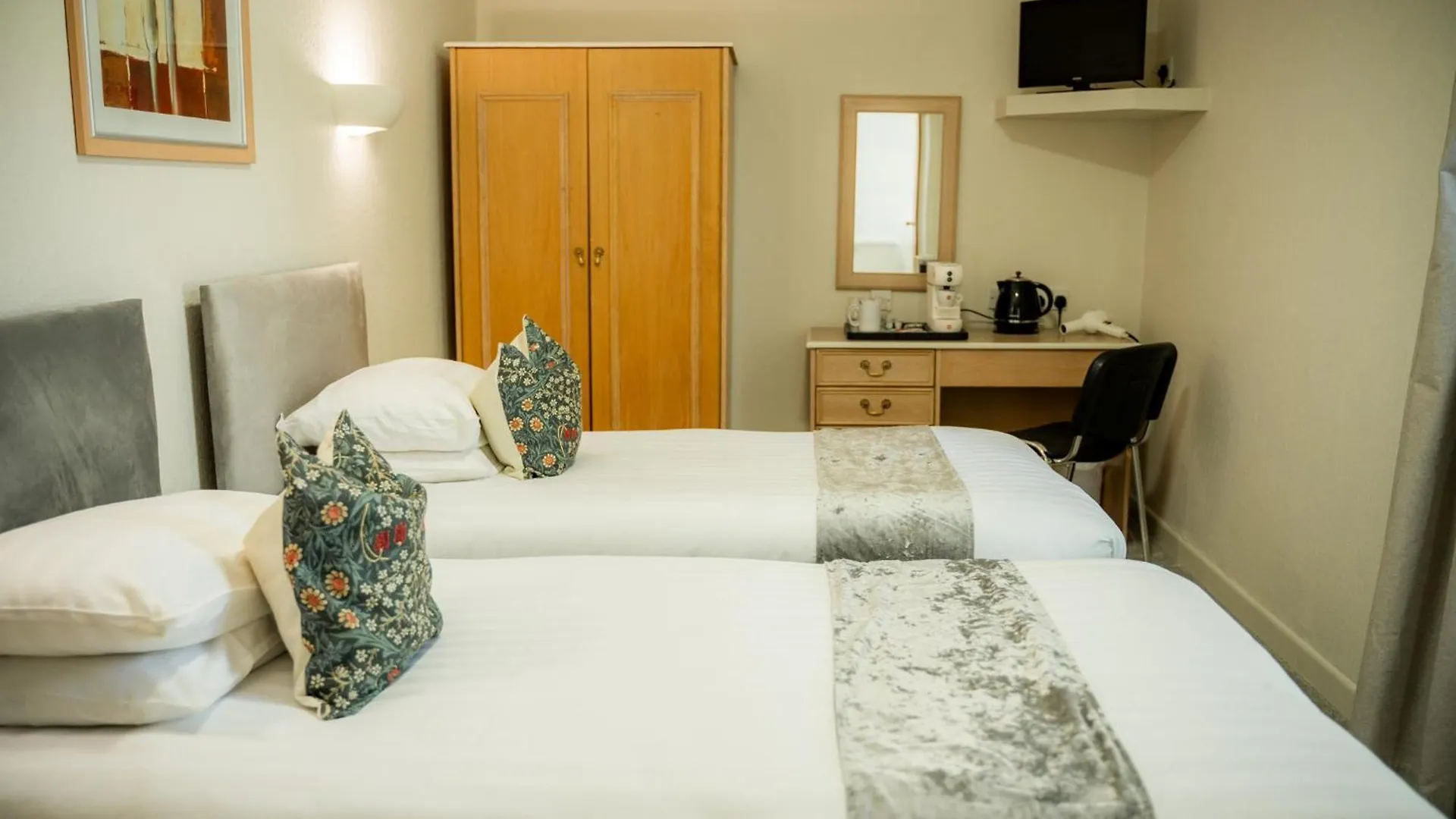 The Mayfair Hotel Bournemouth 3*,